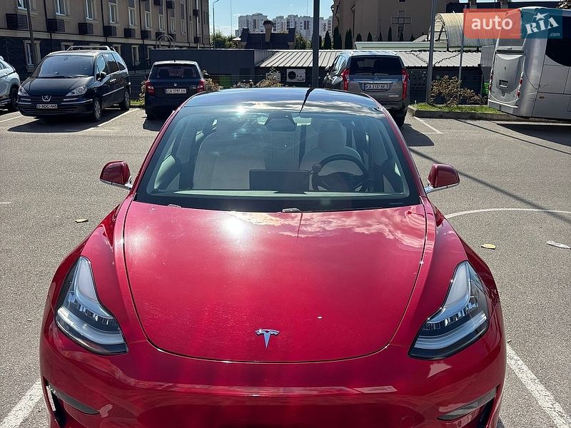 Седан Tesla Model 3 2018 в Киеве