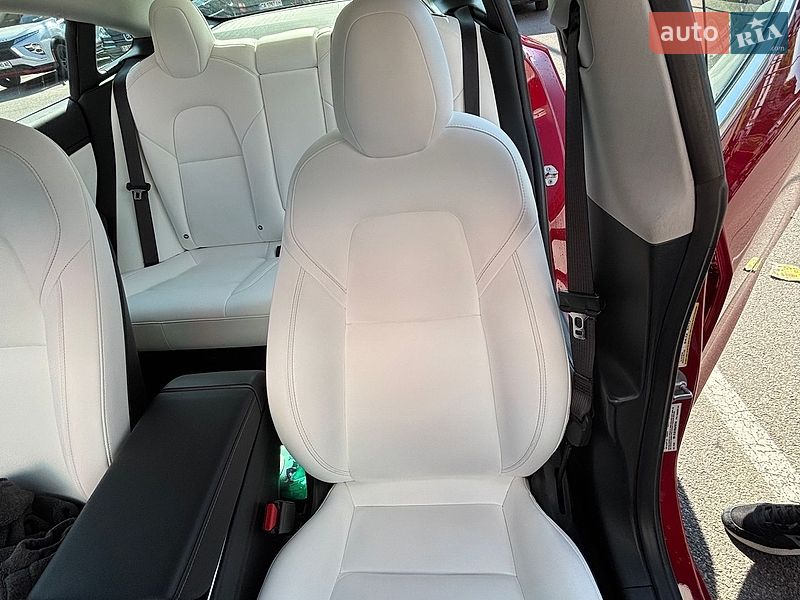 Седан Tesla Model 3 2018 в Киеве