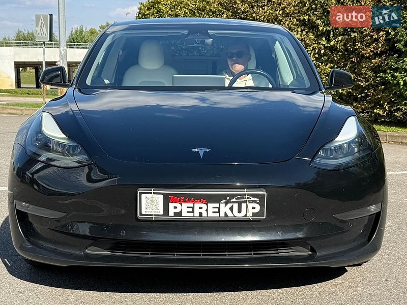 Седан Tesla Model 3 2021 в Киеве фото 3 Седан Tesla Model 3 2021 в Киеве
