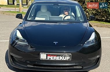 Седан Tesla Model 3 2021 в Киеве