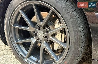 Седан Tesla Model 3 2021 в Киеве