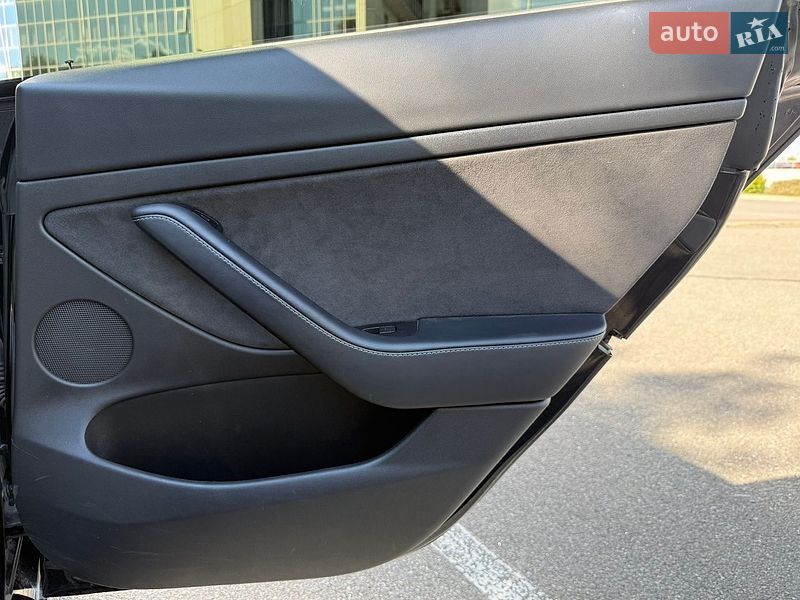 Седан Tesla Model 3 2021 в Киеве фото 23 Седан Tesla Model 3 2021 в Киеве
