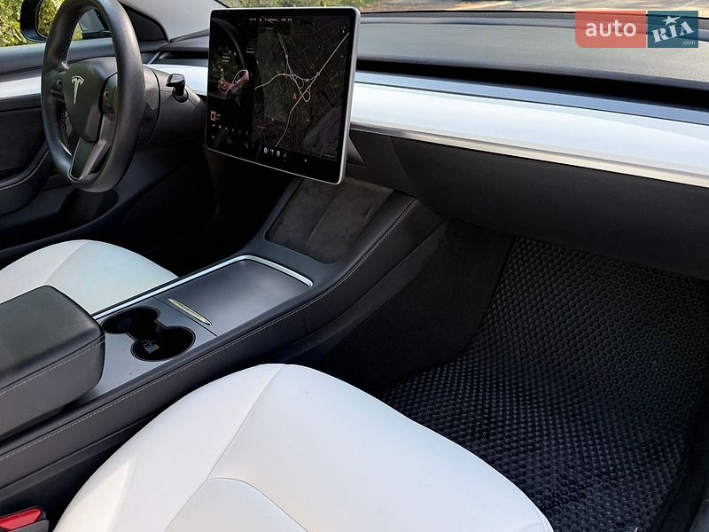 Седан Tesla Model 3 2021 в Киеве фото 29 Седан Tesla Model 3 2021 в Киеве