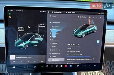 Седан Tesla Model 3 2019 в Чернівцях