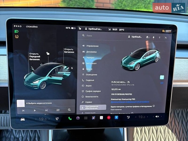 Седан Tesla Model 3 2019 в Чернівцях