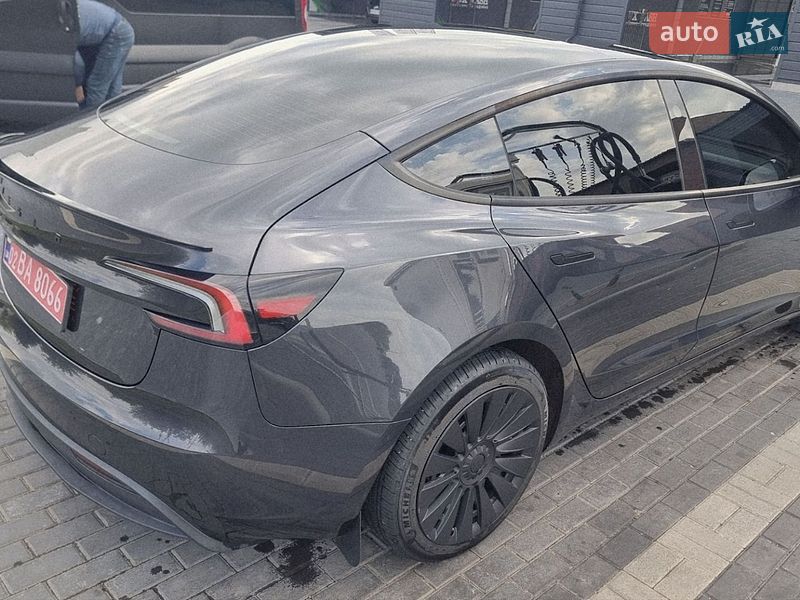Седан Tesla Model 3 2025 в Кропивницькому