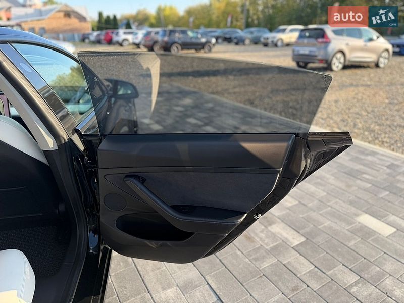 Седан Tesla Model 3 2021 в Коломые