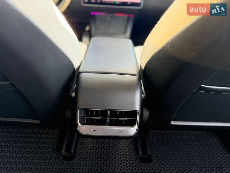 Седан Tesla Model 3 2021 в Коломые