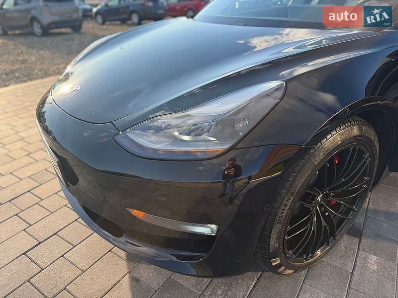 Седан Tesla Model 3 2021 в Коломые