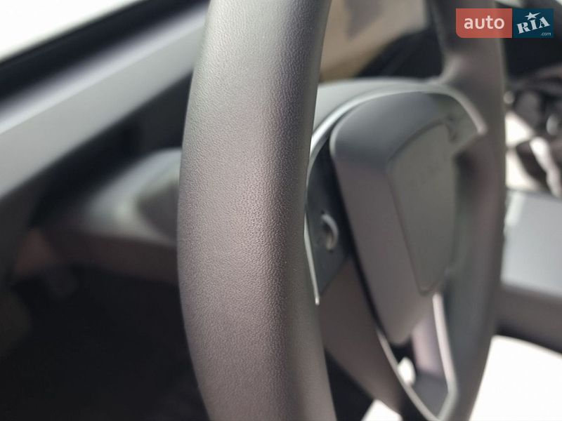 Седан Tesla Model 3 2025 в Кропивницькому