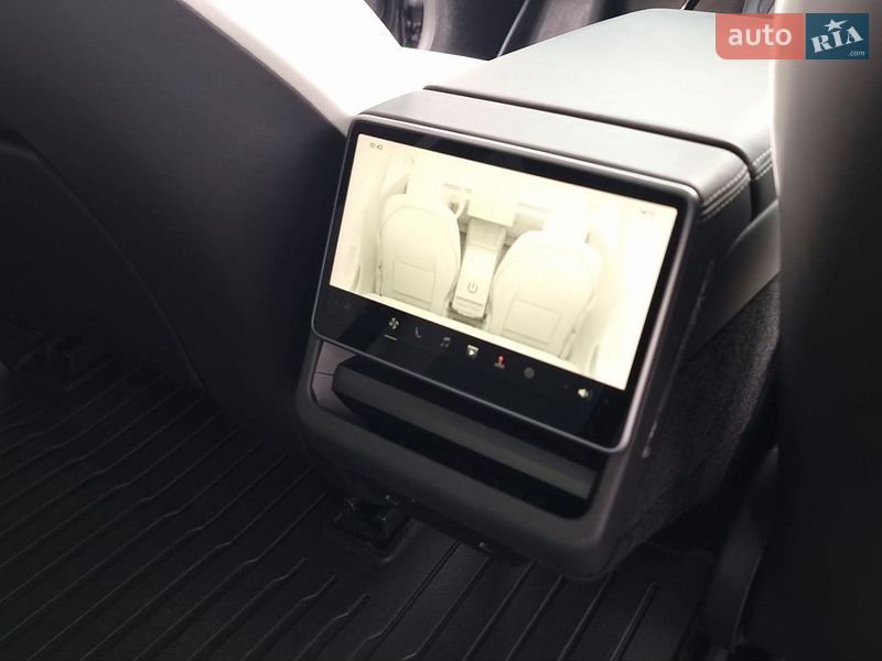 Седан Tesla Model 3 2025 в Кропивницькому
