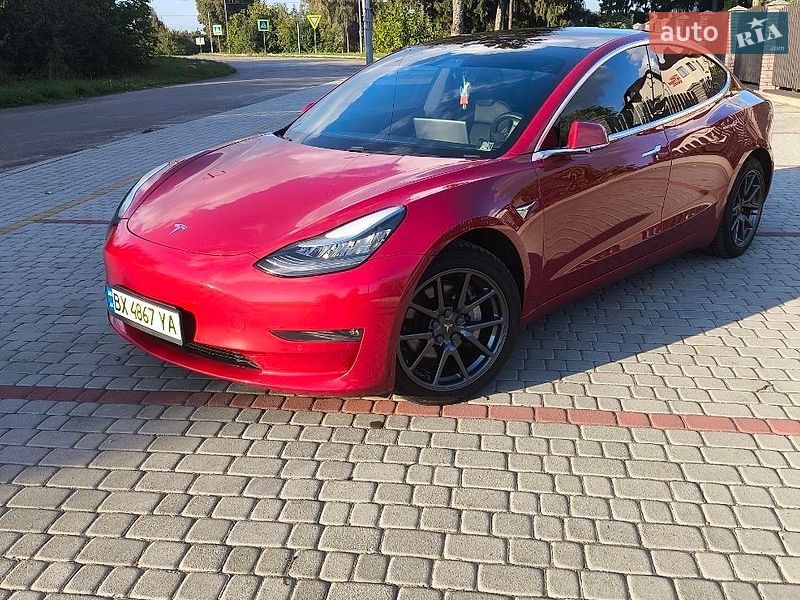 Седан Tesla Model 3 2018 в Староконстантинове