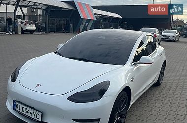 Седан Tesla Model 3 2020 в Києві