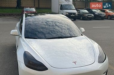 Седан Tesla Model 3 2020 в Києві