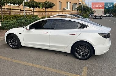 Седан Tesla Model 3 2020 в Києві