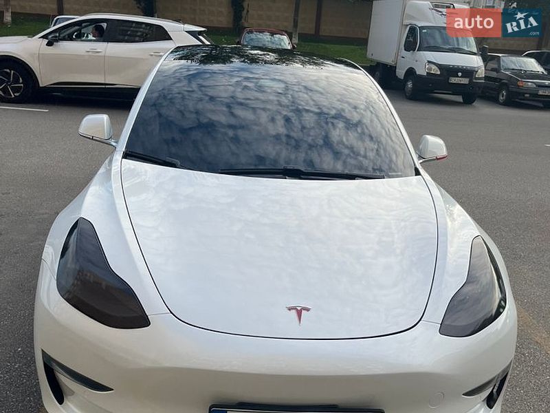 Седан Tesla Model 3 2020 в Києві