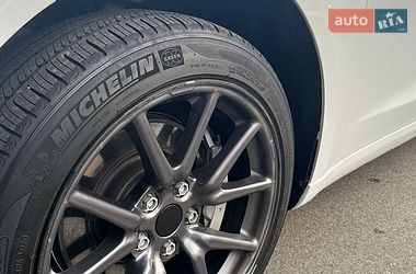 Седан Tesla Model 3 2020 в Києві