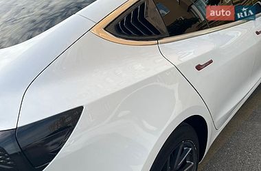 Седан Tesla Model 3 2020 в Києві