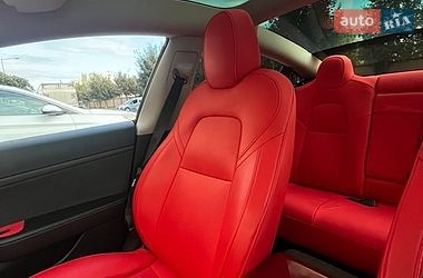 Седан Tesla Model 3 2020 в Києві