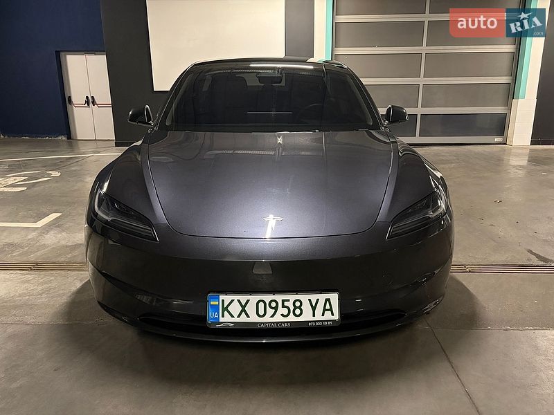 Tesla Model 3 2024