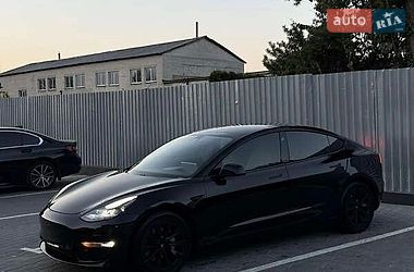 Седан Tesla Model 3 2021 в Львові