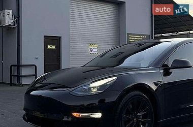 Седан Tesla Model 3 2021 в Львові