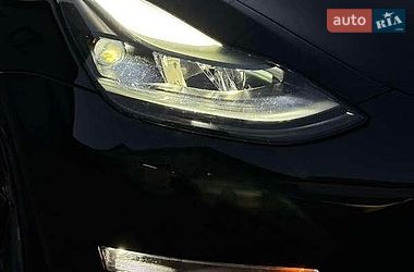Седан Tesla Model 3 2021 в Львові