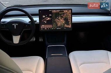 Седан Tesla Model 3 2021 в Львові