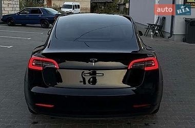 Седан Tesla Model 3 2021 в Львові