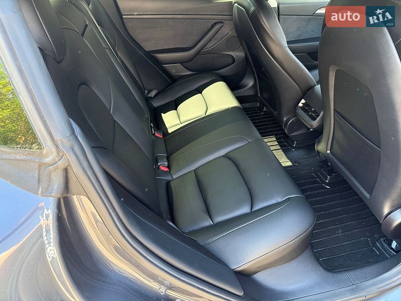 Седан Tesla Model 3 2022 в Києві