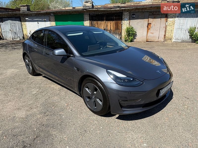 Седан Tesla Model 3 2022 в Києві