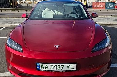 Седан Tesla Model 3 2024 в Киеве