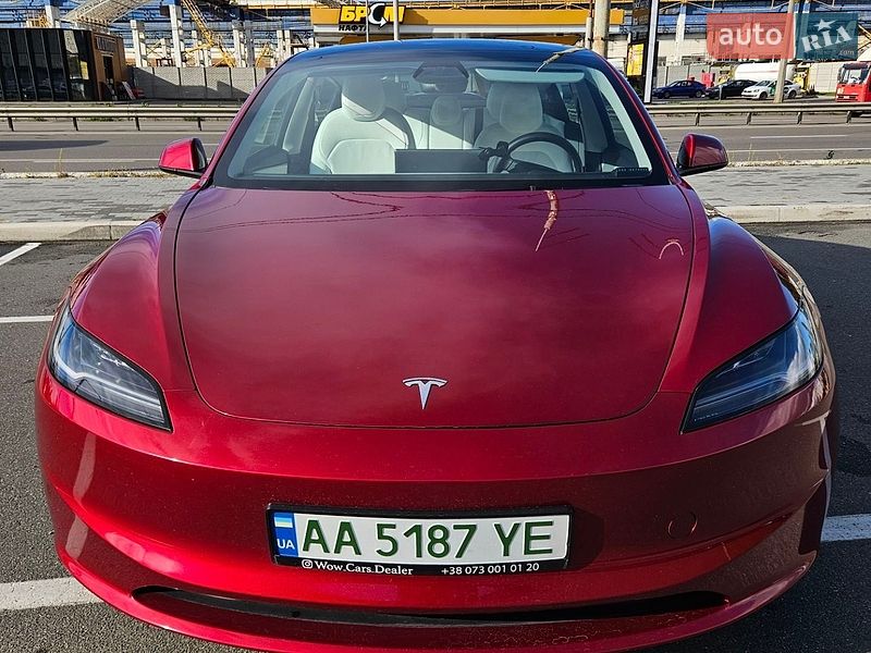 Седан Tesla Model 3 2024 в Киеве