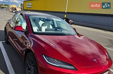 Седан Tesla Model 3 2024 в Киеве