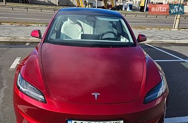 Седан Tesla Model 3 2024 в Киеве