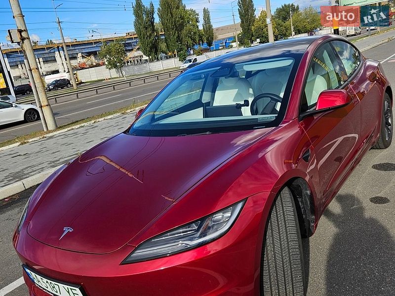Седан Tesla Model 3 2024 в Киеве