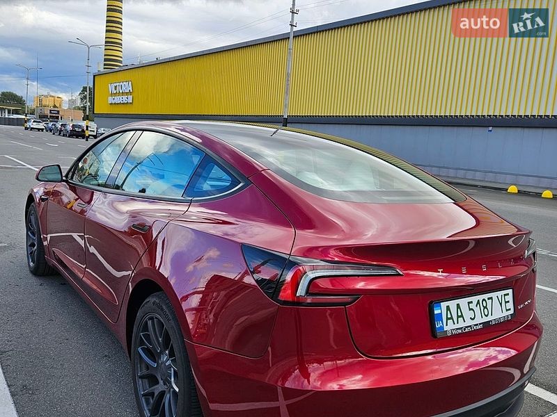 Седан Tesla Model 3 2024 в Киеве