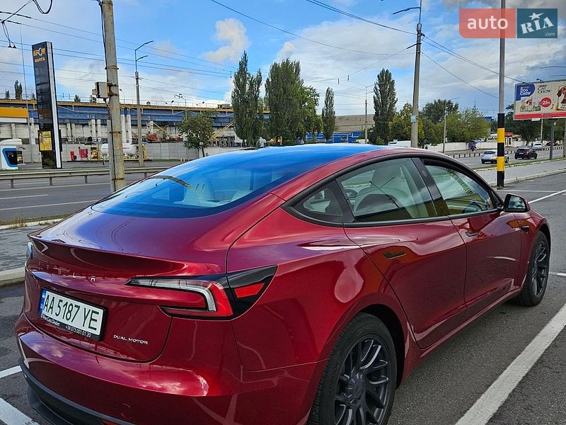 Седан Tesla Model 3 2024 в Киеве