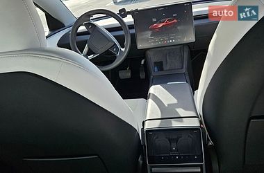 Седан Tesla Model 3 2024 в Киеве