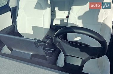 Седан Tesla Model 3 2024 в Киеве