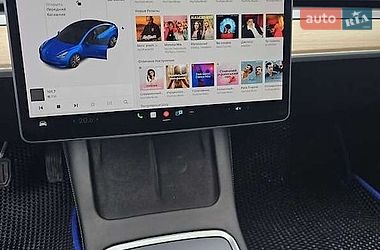 Седан Tesla Model 3 2020 в Рівному