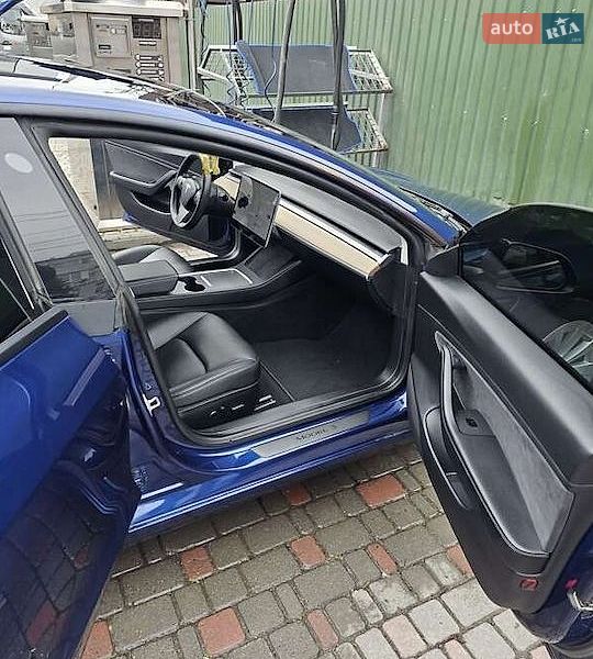 Седан Tesla Model 3 2020 в Рівному