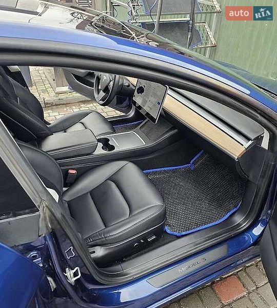 Седан Tesla Model 3 2020 в Рівному