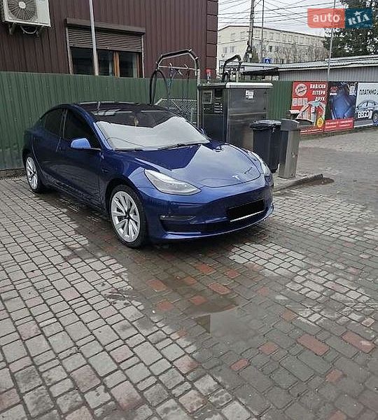 Седан Tesla Model 3 2020 в Рівному