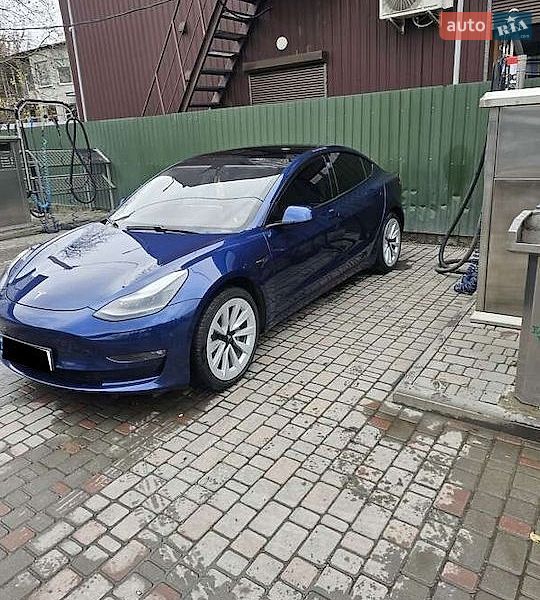 Седан Tesla Model 3 2020 в Рівному
