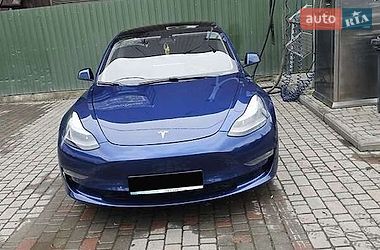 Седан Tesla Model 3 2020 в Рівному
