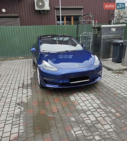 Седан Tesla Model 3 2020 в Рівному
