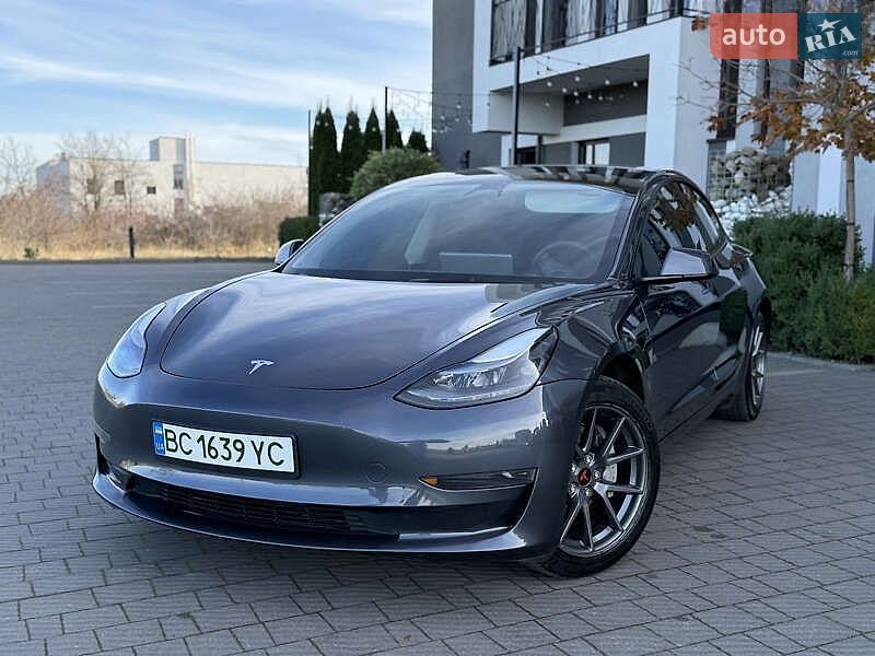 Tesla Model 3 2023