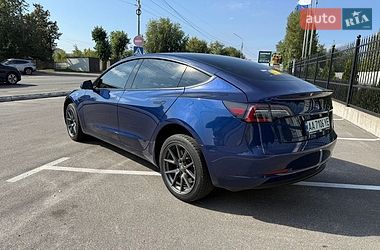 Седан Tesla Model 3 2023 в Києві
