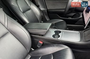 Седан Tesla Model 3 2023 в Києві